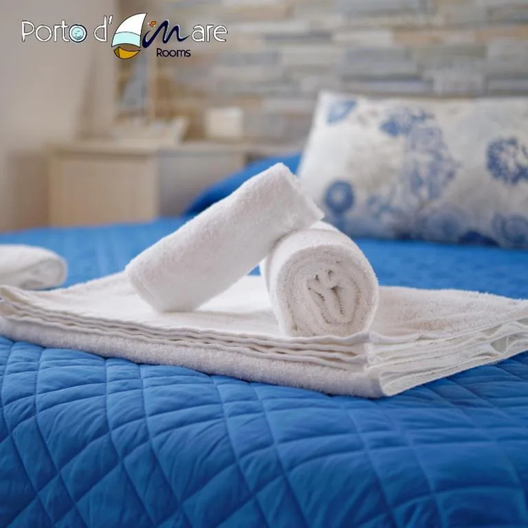 Ampia Camera Matrimoniale — Porto d’aMare – Rooms