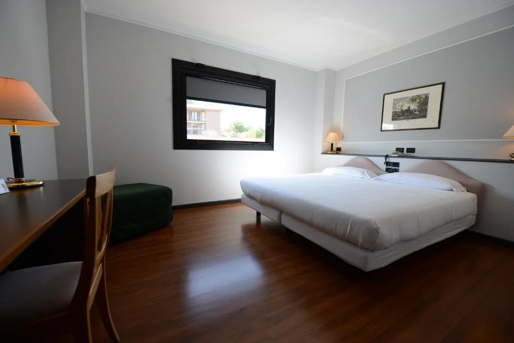 Camera Matrimoniale Comfort — Hotel Mamiani & Relaxing Spa Urbino