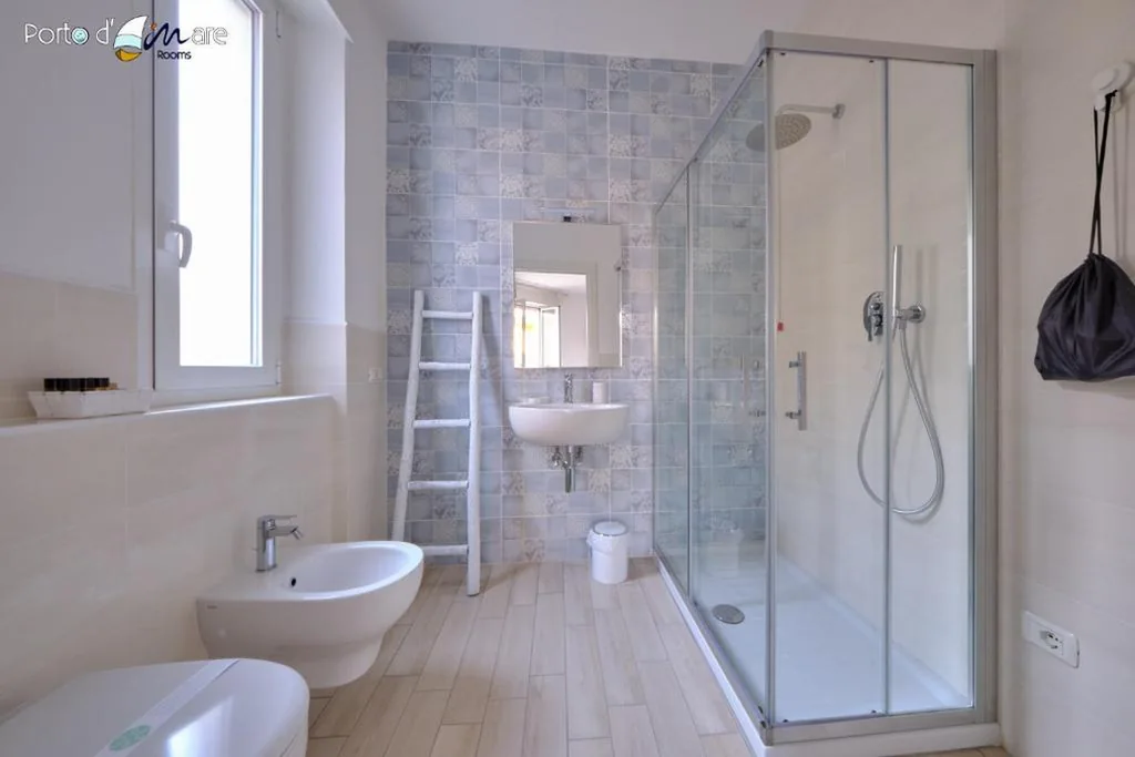 Camera Matrimoniale con Bagno Privato — Porto d’aMare – Rooms