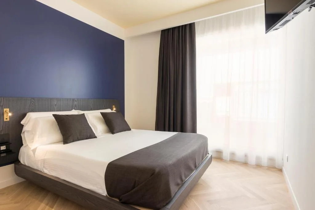 Metropolitan Suites