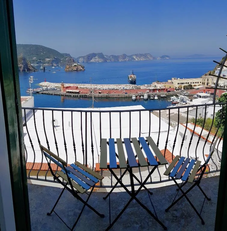 Maridea – Camere con vista al Porto