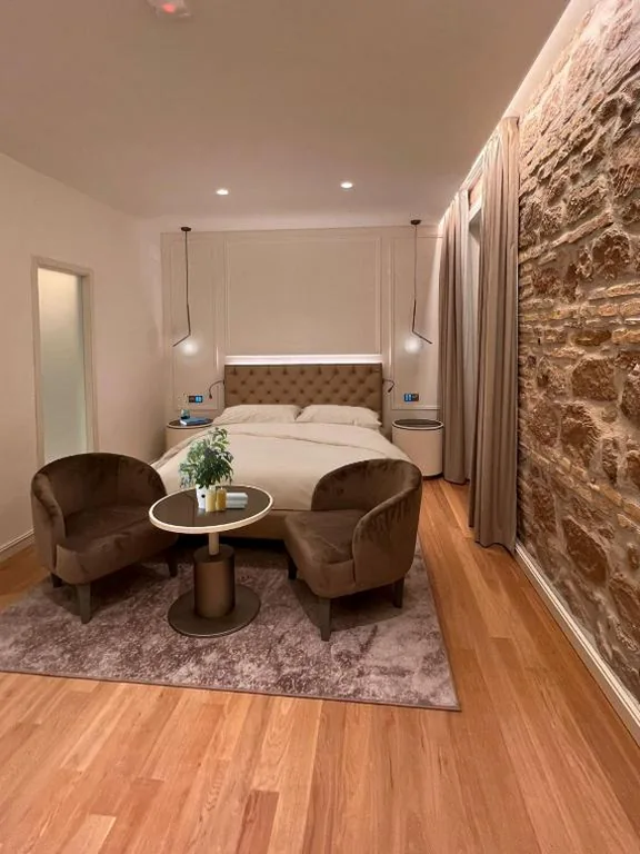 Martina Suites