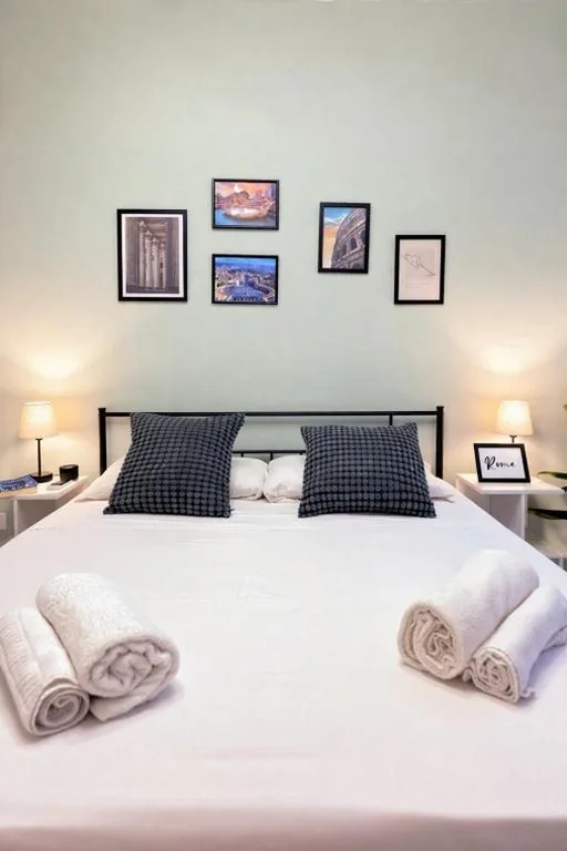 Metro at the door- Colosseo 6 min- 2BR AC WiFi