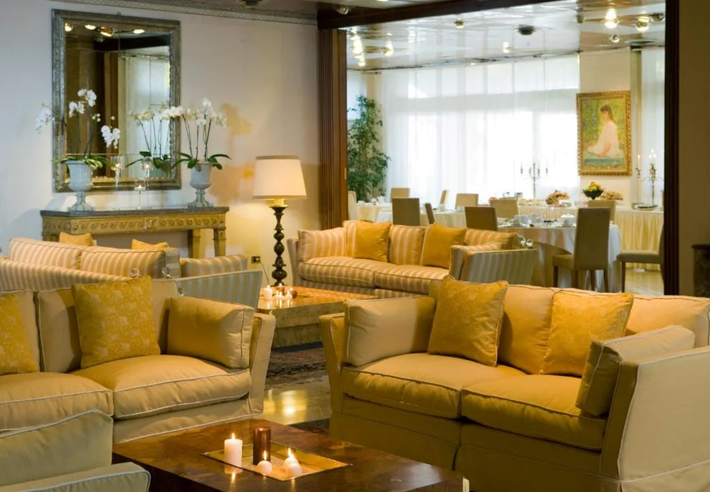 Mini Palace Hotel