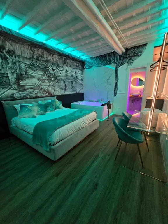 Mirror Suite Roma Colosseo Jacuzzi — foto 8