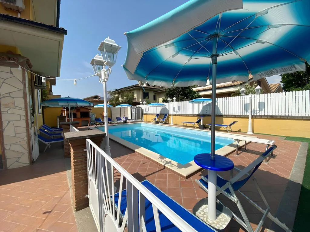 Miu’ B&B , Ciampino , Villa con Piscina e Parcheggio Privato — foto 4