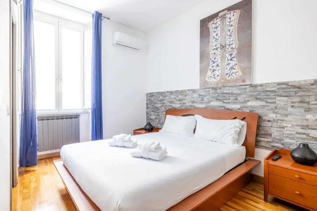 Modern Room – Private Bathroom – Central Rome