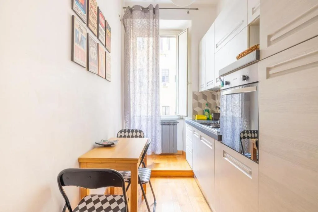 Modern Room – Private Bathroom – Central Rome — foto 4
