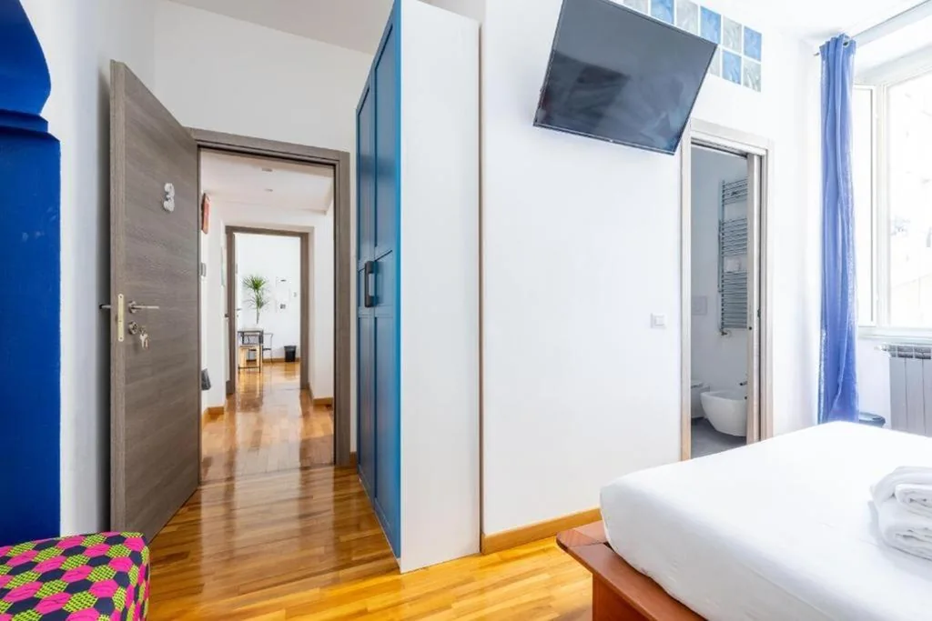 Modern Room – Private Bathroom – Central Rome — foto 5