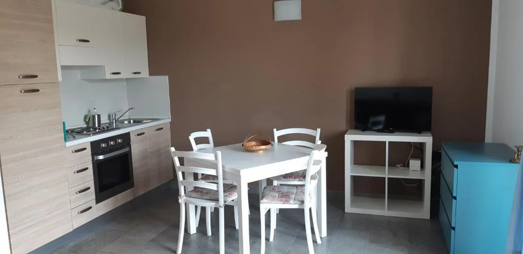 Monolocale con Balcone — Helianthus Residence