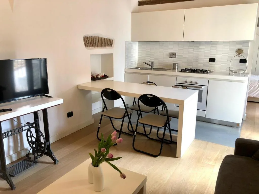 Monolocale con Balcone — S. Faustino Rooms