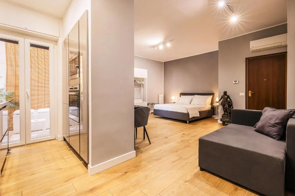 Monolocale con Balcone — Titina Suites Apartment Rome