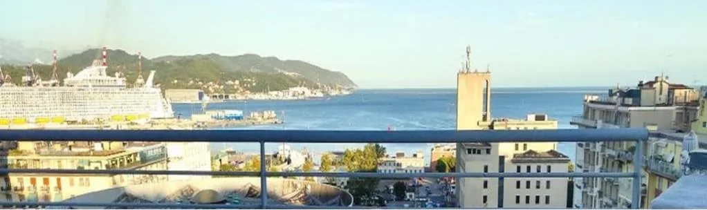Monolocale con Terrazza — Allegroitalia La Spezia 5 Terre