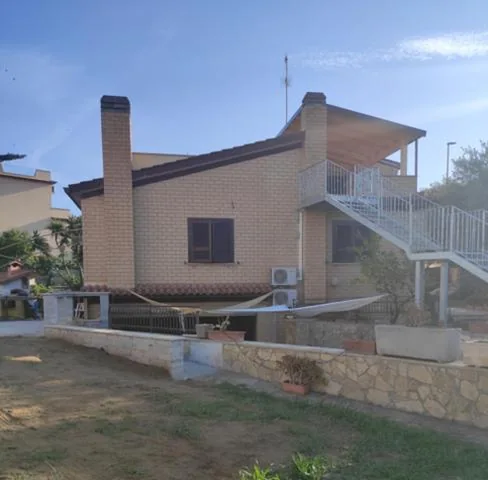 Studio with Terrace — VILLA GIULIANA stanze con bagno interno in Villa a 350 mt spiaggia libera Lido delle Sirene
