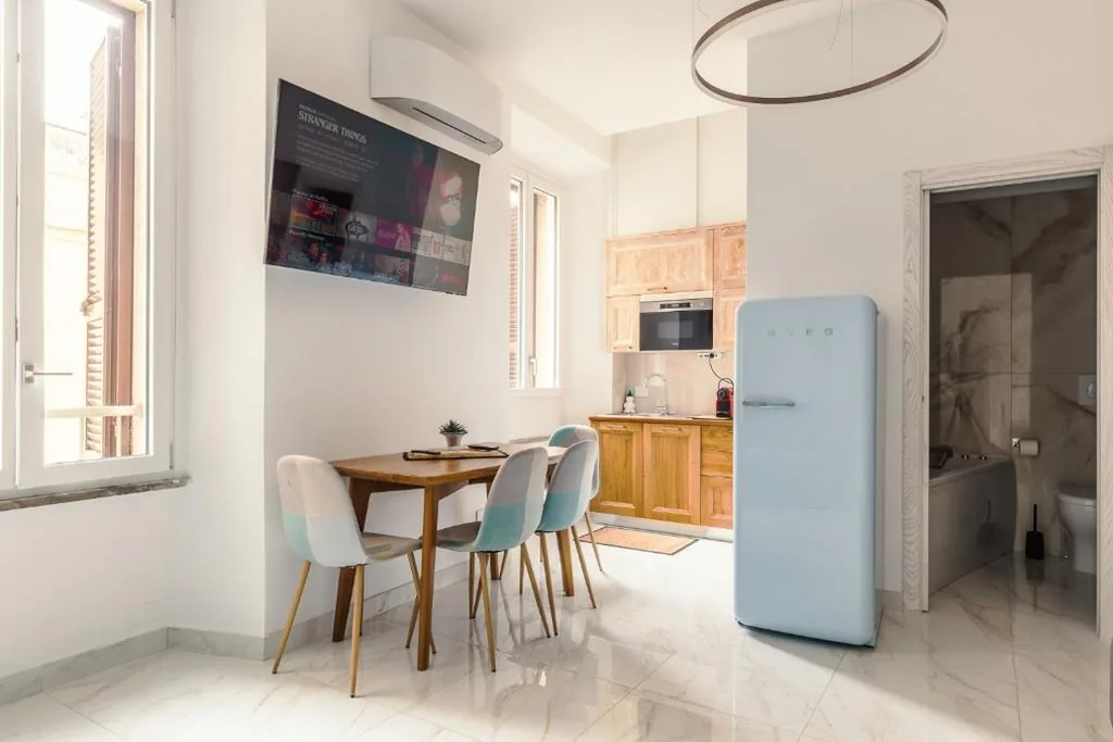 Monolocale con Vasca Idromassaggio — BeB Domus Arbenzio San Giovanni Suite