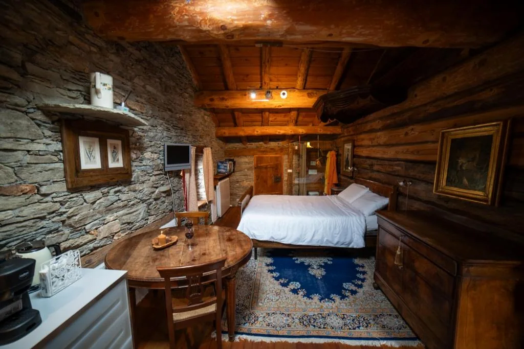 Monolocale con Vasca Idromassaggio — Walser House