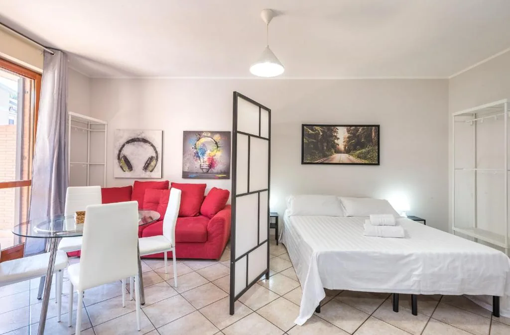 Monolocale Familiare — Travelershome Ciampino Suite