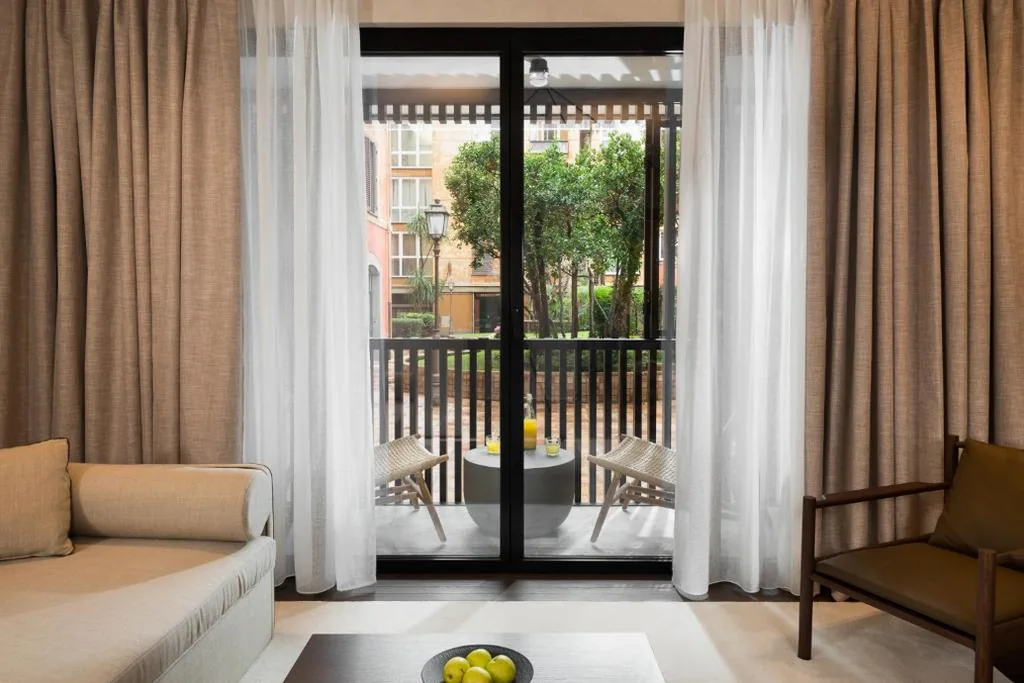 Large Studio (Ground Floor) — master Trevi
