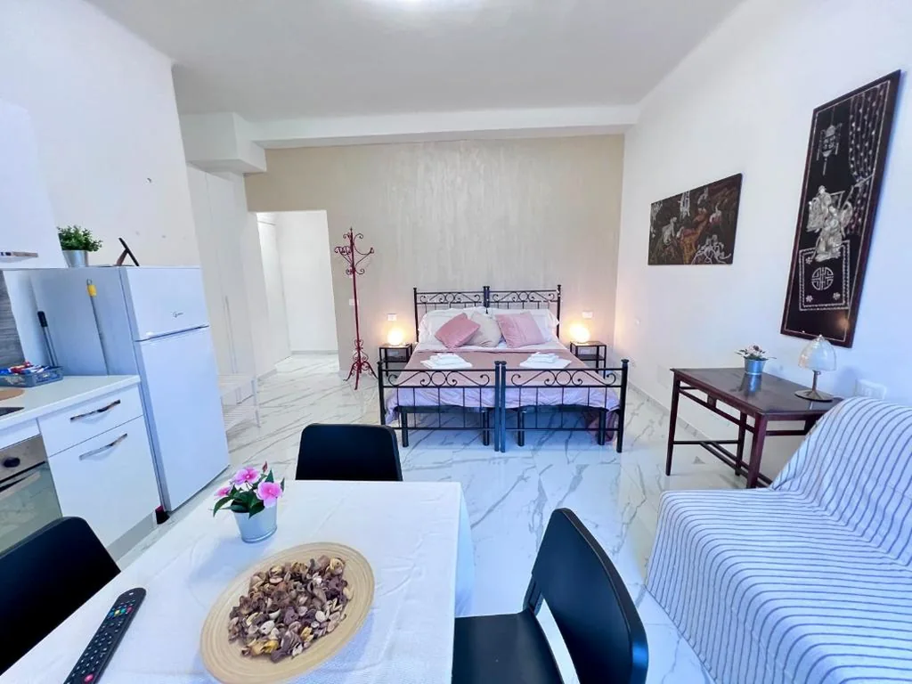 Monolocale Matrimoniale Deluxe — Cinque Terre & More – Affittacamere