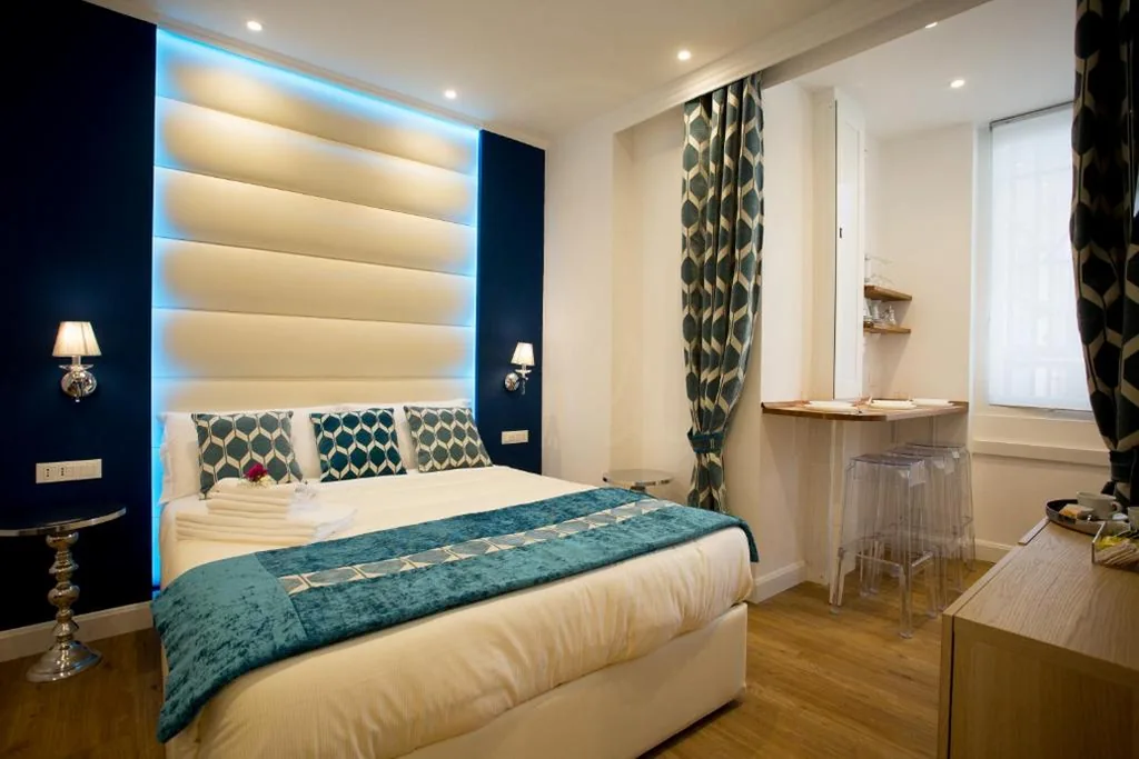 Monolocale Queen Superior - Via Napoli 45 — Atmosfere Guest House – Cinque Terre e La Spezia