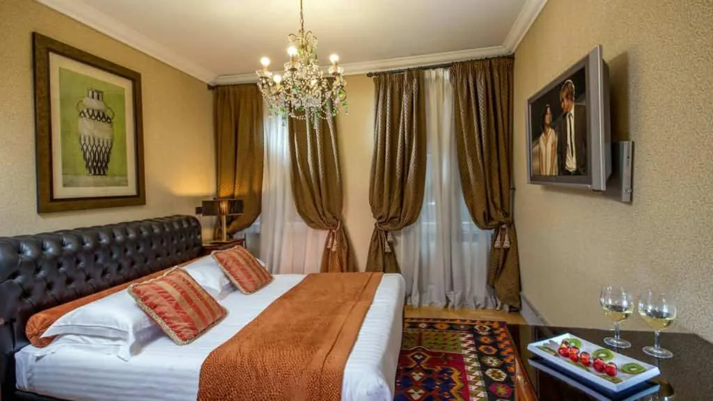 Standard Studio — The Inn at the Roman Forum Luxury Collection – The Inn At The Roman Forum