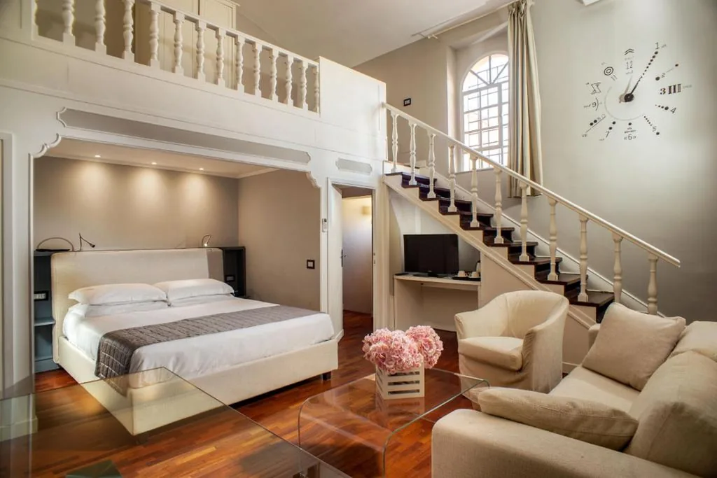 Monolocale su 2 Livelli - Edificio Separato — Les Fleurs Luxury House