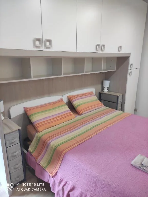 Studio — VILLA GIULIANA stanze con bagno interno in Villa a 350 mt spiaggia libera Lido delle Sirene