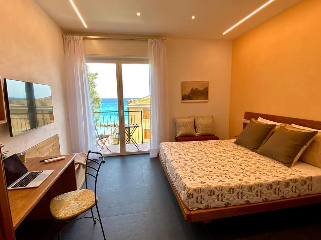 Monterosso Rooms