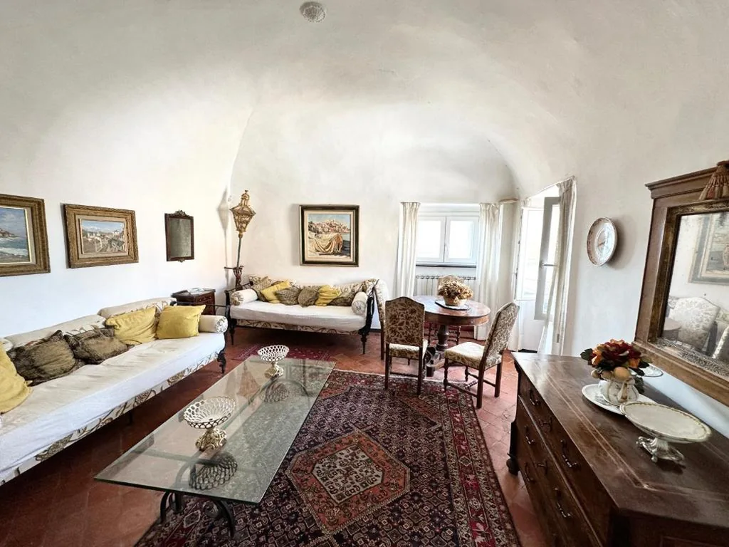 NAPOLEONE vintage house