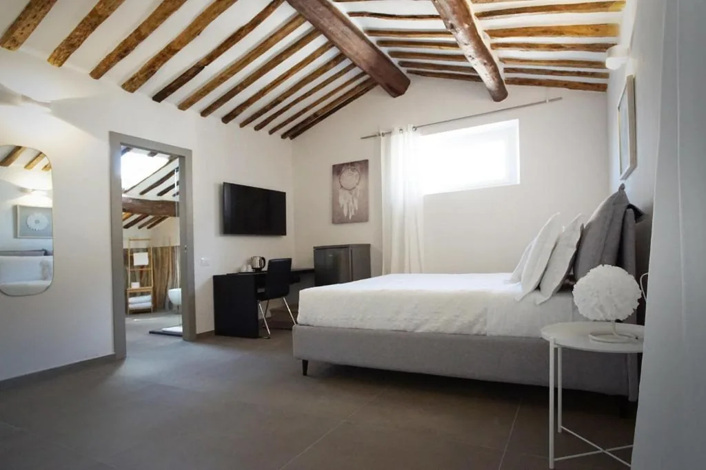 New Moon Rooms