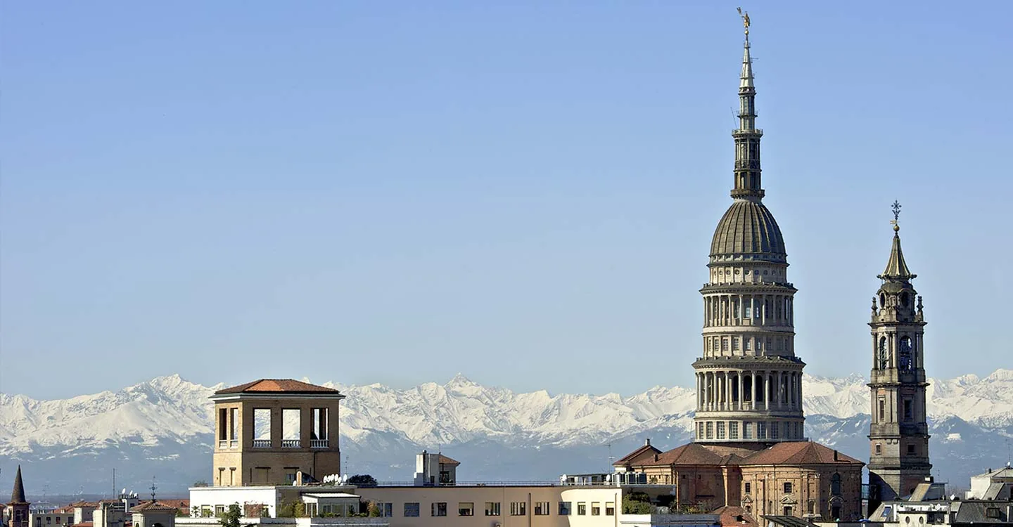 Novara, con l'altissima Cupola di San Gaudenzio dell'Antonelli