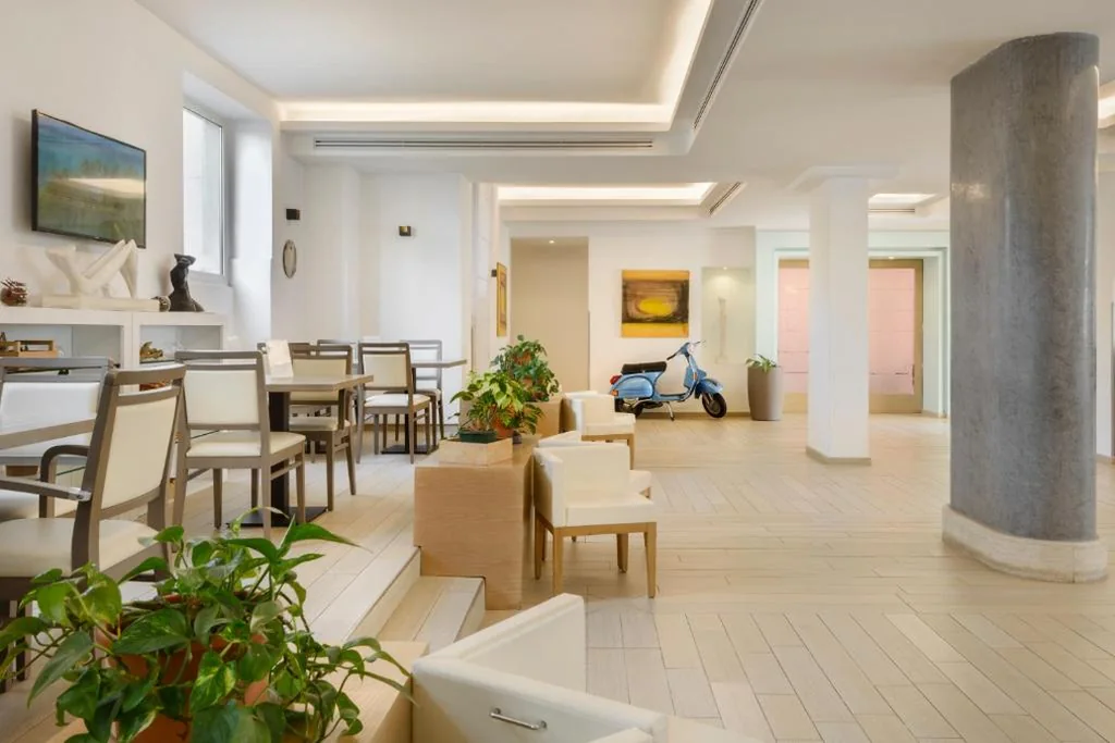 Occidental Aurelia — foto 4