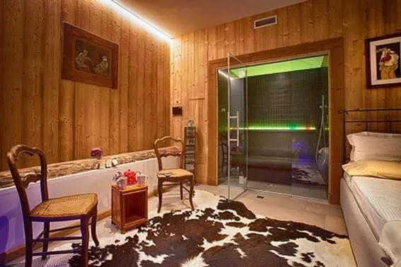 Spa Package - Deluxe Suite - Underground — Les Plaisirs d’Antan