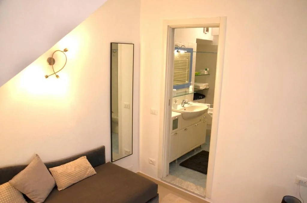 Pae veciu camera privata con bagno — foto 3