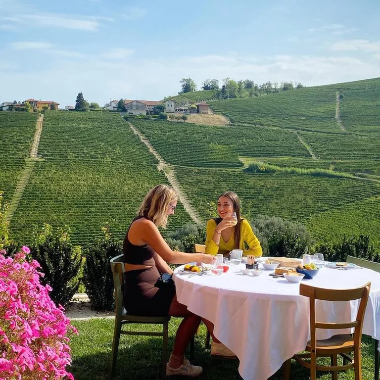 Panoramic Villa Garassino – country rooms and fine restaurant