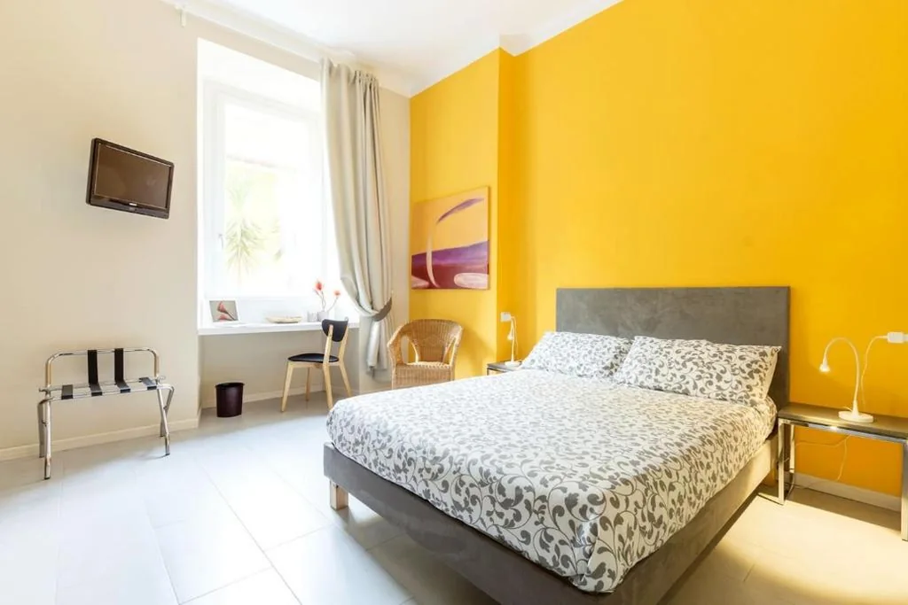 Paola Guest House