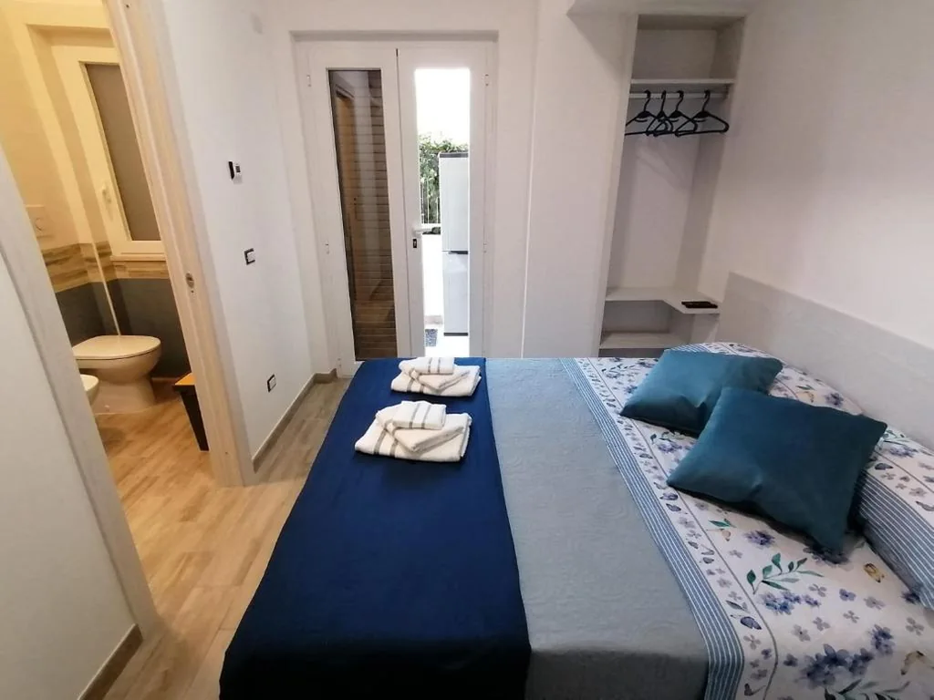Parco dei Gerani – Il monolocale e la camera – Room and Studio