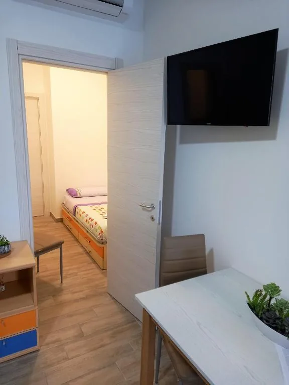 Parco dei Gerani – Il monolocale e la camera – Room and Studio — foto 5