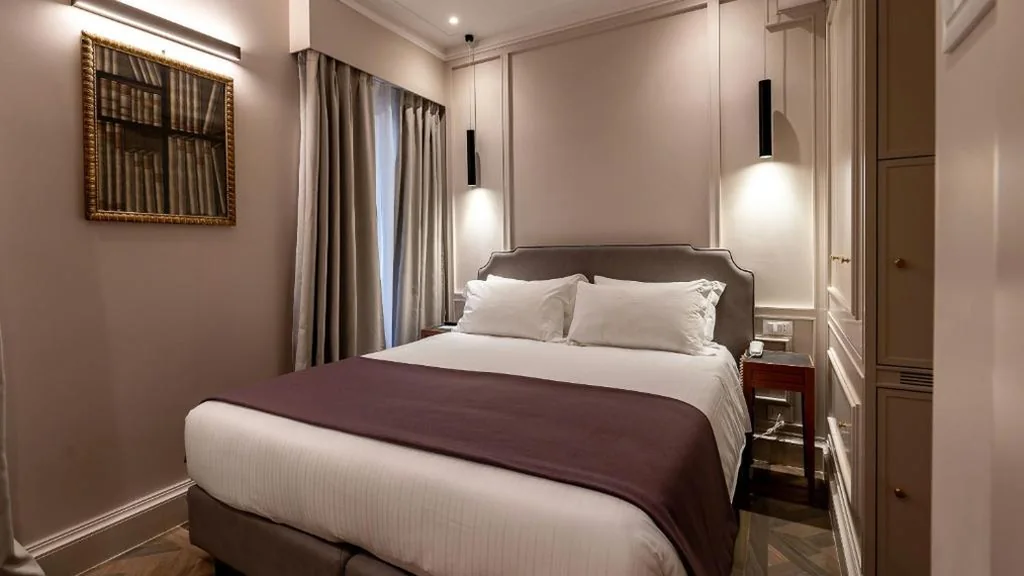 Small Double/Twin Room — Hotel Smeraldo