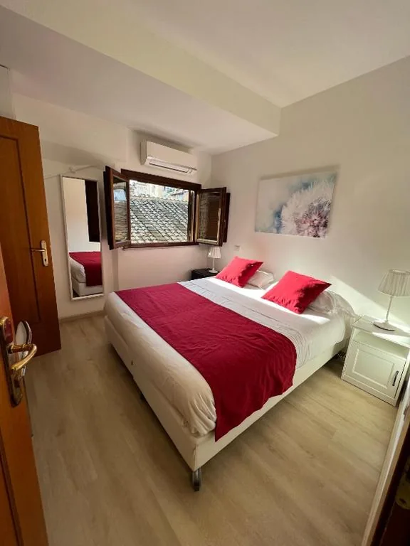 Small Double/Twin Room — Minerva Monks Inn