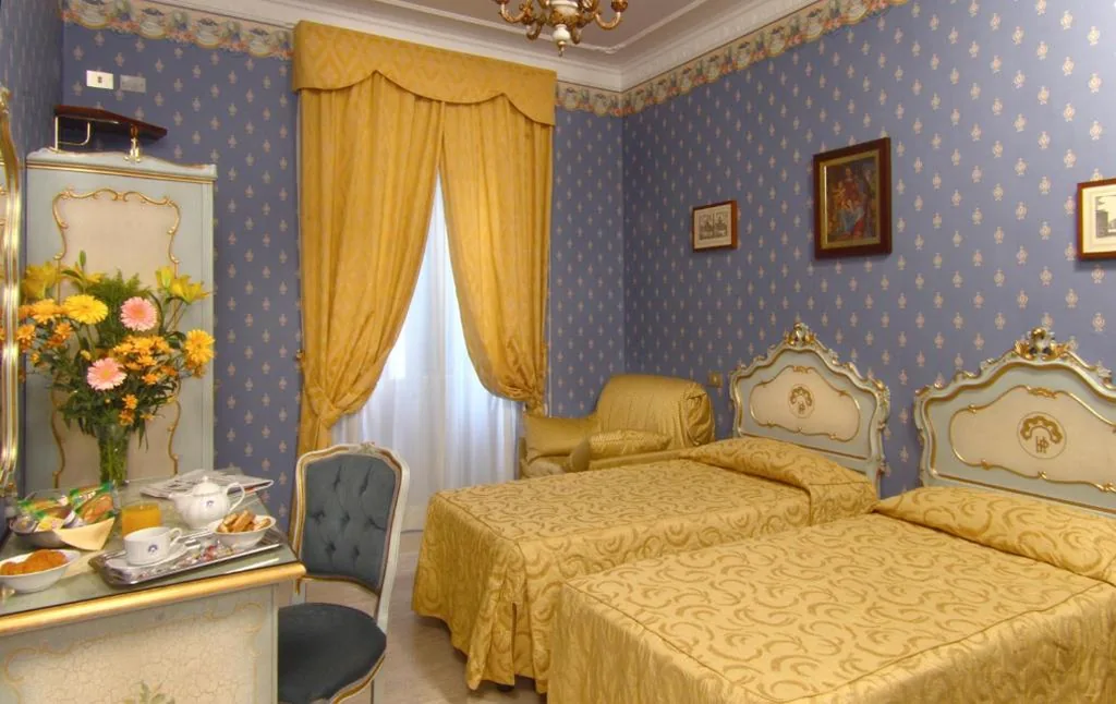 Piccola Camera Tripla — Hotel Villa San Lorenzo Maria
