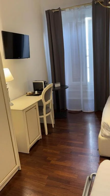 Piccolo di Piazza di Spagna Suites — foto 4