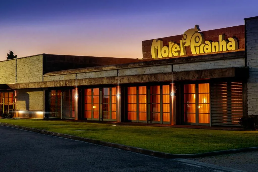 Piranha Hotel e Motel
