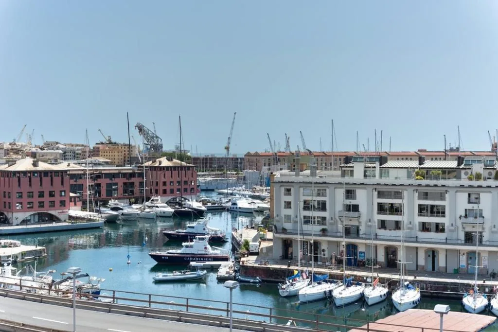 Port View, guest house affacciata sul porto antico di Genova