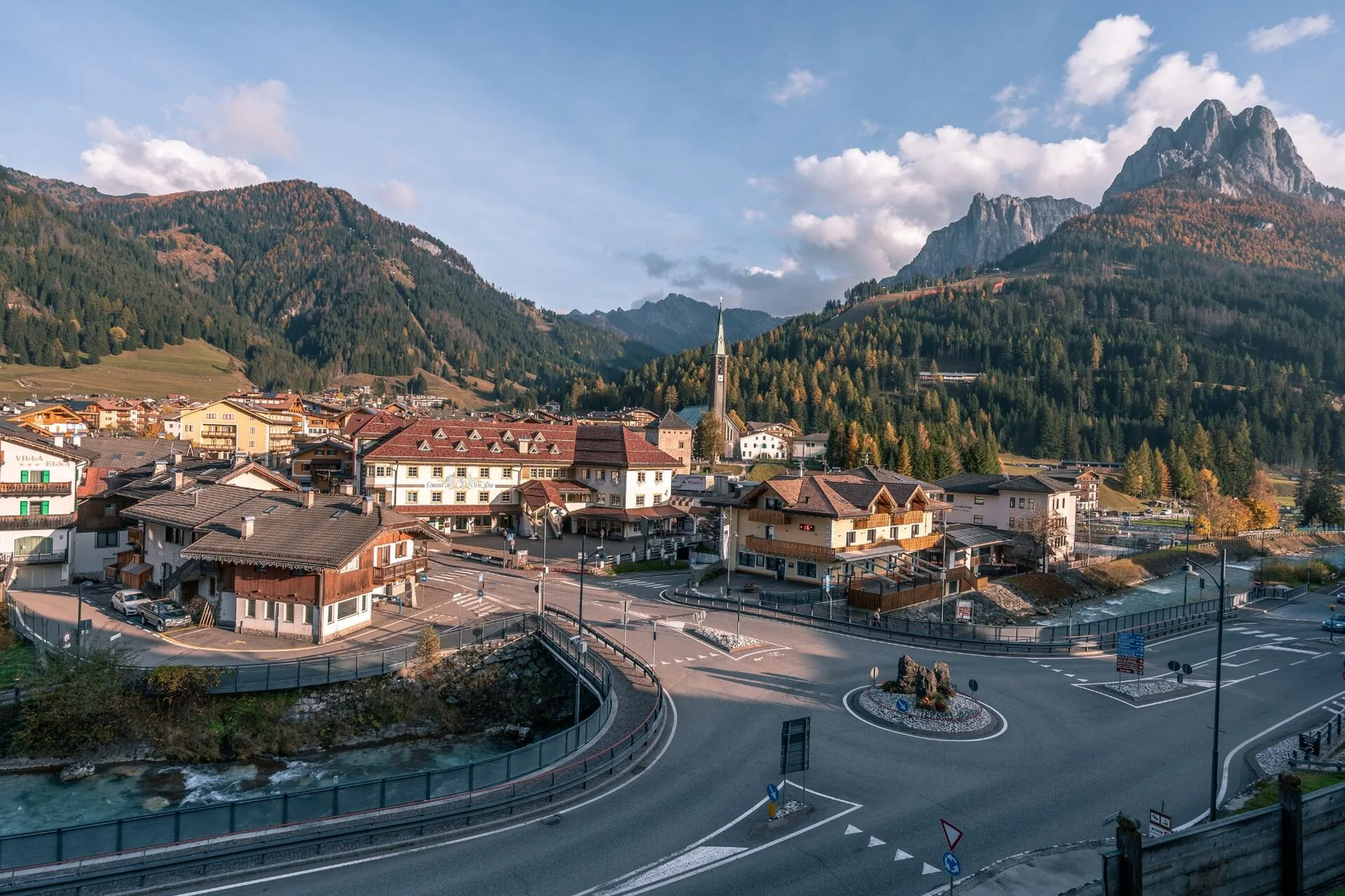 Pozza di Fassa e Vigo, sotto il Catinaccio in Val di Fassa
