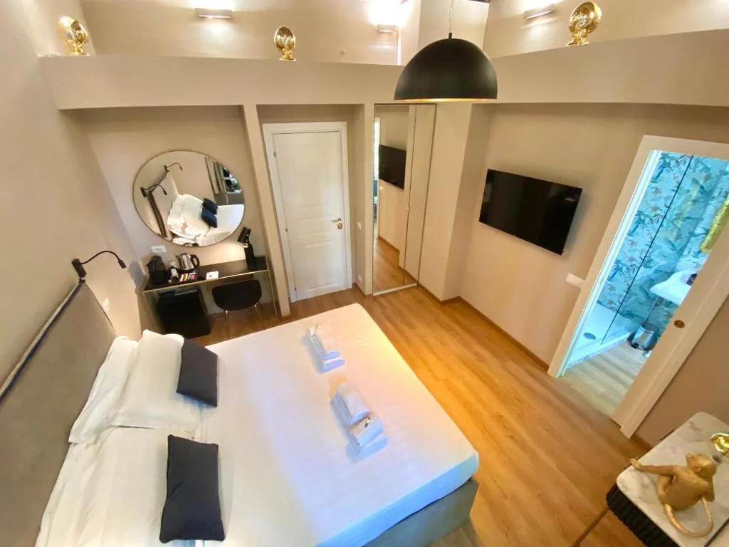 Queen of Rome Luxury Rooms — foto 8