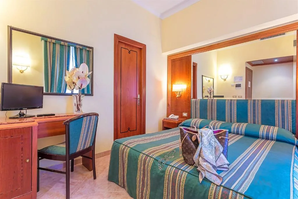 Raeli Hotel Lux — foto 5