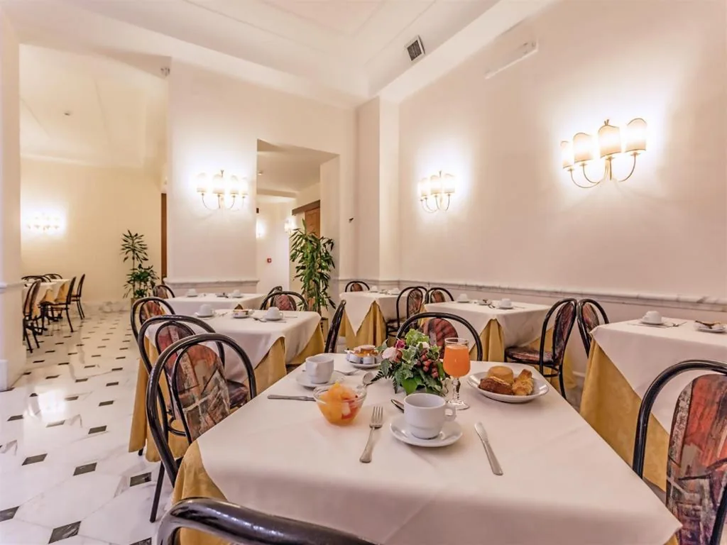 Raeli Hotel Noto — foto 4