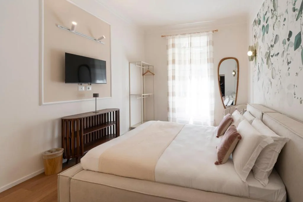 ReRent Rooms – 81 Manzoni Guesthouse