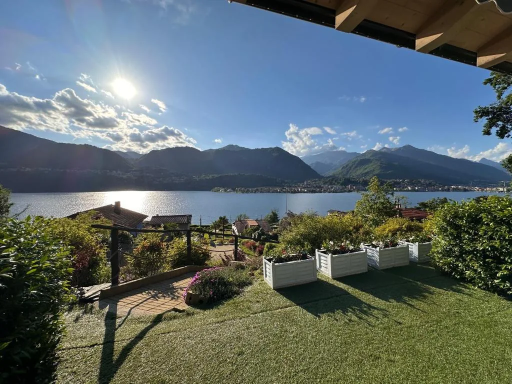 Residence Belvedere & Private Beach a Omegna, con spiaggia privata sul Lago d'Orta